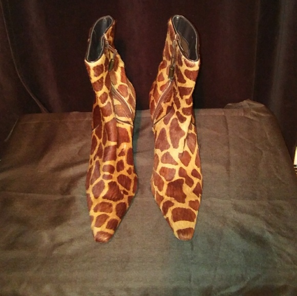 Ralph Lauren ankle heel boot - Picture 2 of 8